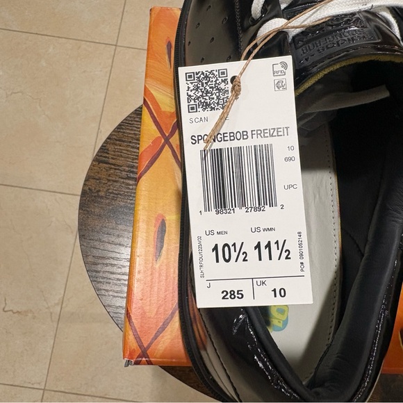 adidas Blue and White Sneakers Box with SpongeBob Logo - Picture 7 of 10